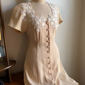 Incredible satin lined pink vintage dress with appliqué